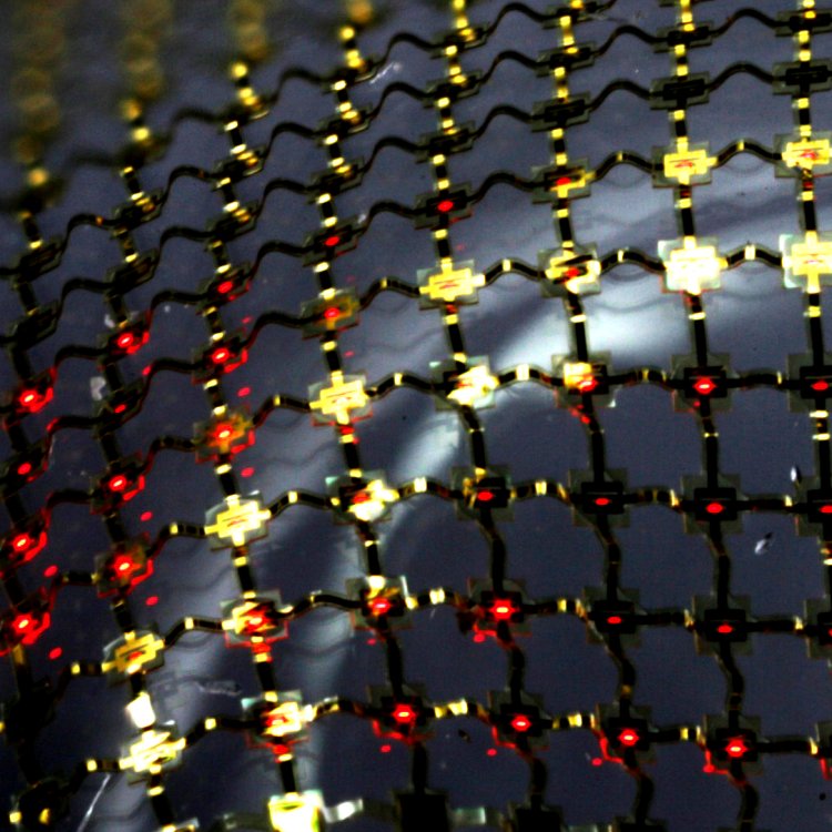 Stretchable ILED display. The stretchable micro-LED display consists of an interconnected mesh of printed micro LEDs bonded to a rubber substrate.